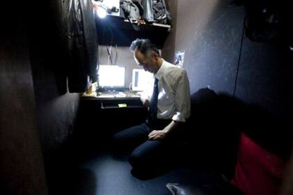 Los cubículos se han vuelto una opción muy popular para los hombres que ya pasan gran parte de su tiempo libre en los cibercafés