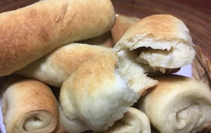 Los cuernitos son una receta tradicional española con masa de pan que aquí se modificó su proceso