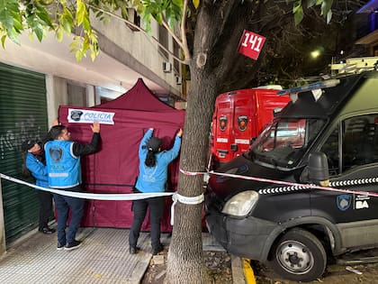 Los cuerpos fueron hallados en el departamento familiar de Aguirre 295