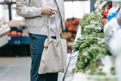 Los cupones SNAP ayudan a las familias a tener acceso a alimentos (Archivo)