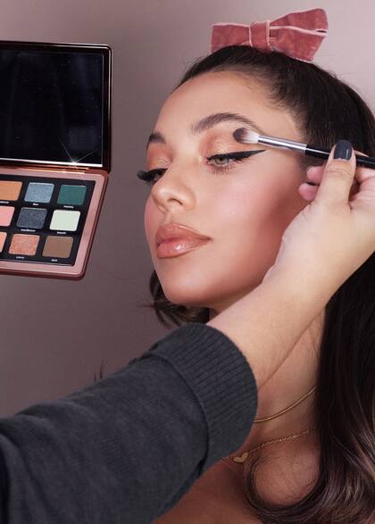 Los cursos online de Bettina Frúmboli ofrecen opciones para amateurs y también para profesionales del make up