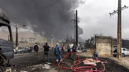 Los daños a las instalaciones petroleras "corren el riesgo de contaminar alimentos, agua y aire, peligros que pueden tener graves consecuencias para la salud, especialmente en niños, ancianos y personas con afecciones preexistentes"