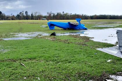 Los daños que dejó la tormenta en el aeródromo de la localidad de 9 Julio