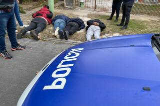 Cayó una banda que se disfrazaba como policías para ingresar a robar en casas