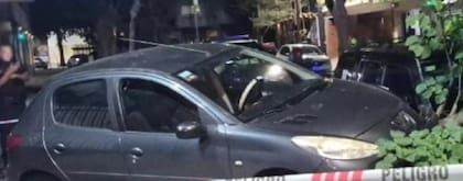 Los delincuentes intentaron escapar, pero chocaron con un árbol al ser perseguidos por policías en Liniers