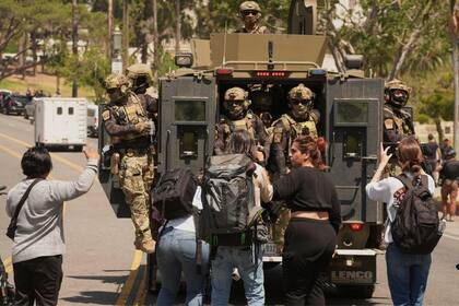Los departamentos deberán reportar cualquier actividad migratoria en propiedades municipales y coordinar apoyo en varios idiomas