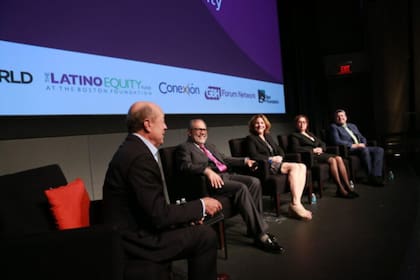 Los desafíos laborales y de vivienda limitan las oportunidades de progreso para los latinos en Boston. Foto: GBH World.