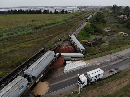 Los descarrilamientos y saqueos ocurren con frecuencia en el Belgrano Cargas