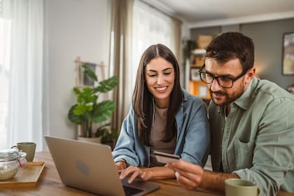 Los descuentos se aplican directamente, permitiendo ver el ahorro en el momento mismo de la compra