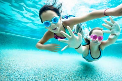 Los desinfectantes reaccionan con la materia orgánica presente en el agua, generando subproductos que pueden tener potencialmente efectos en la salud