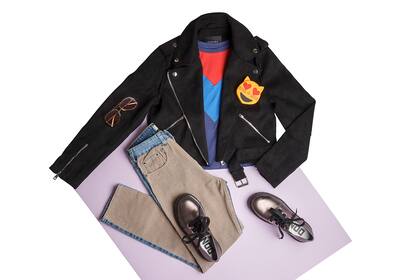 Los detalles en metalizado, como estos zapatos acordonados, también pisan fuerte en el segmento adolescente