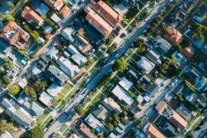 Los detractores consideran que la medida  limita la generación de riqueza y pone en riesgo el crecimiento económico