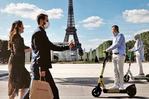 París se convierte en la primera gran ciudad en expulsar a los vehículos eléctricos de alquiler