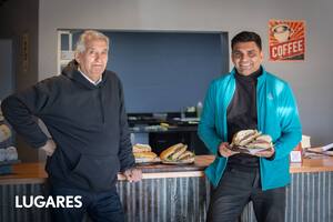 Elaboran el mismo sándwich de jamón crudo y queso de un ACA bonaerense y siguen siendo un éxito