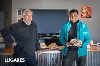 Elaboran el mismo sándwich de jamón crudo y queso de un ACA bonaerense y siguen siendo un éxito
