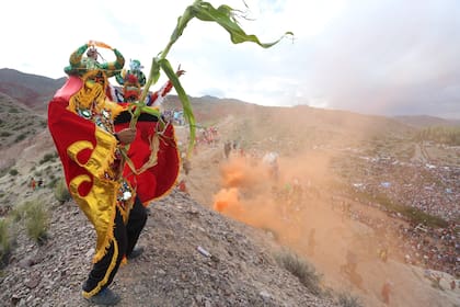 Los diablos despliegan su magia y color