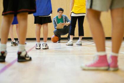 Los días de lluvia muchas colonias tienen preparados espacios especiales para poder continuar con las actividades