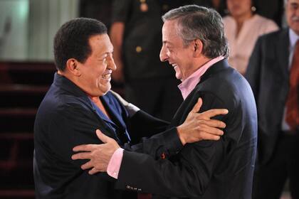 Los días felices de Chávez y Kirchner. Durante el kirchnerismo, la Argentina y Venezuela estrecharon sus vínculos como nunca antes, motivados no solo por la afinidad política (compartida también con Brasil), sino también por los negocios