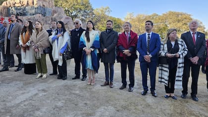 Los diez legisladores de La Libertad Avanza que abandonaron el acto por Güemes