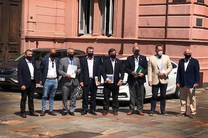 Los dirigentes del agro antes del encuentro con Fernández