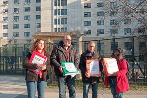 Los dirigentes de izquierda Vanina Biasi, Eduardo Belliboni, Néstro Pitrola y Gabriela de la Rosa, en los tribunales de Comodoro Py