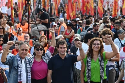 Los dirigentes en Plaza de Mayo