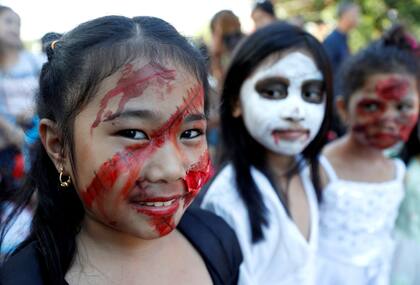 Estudiantes de primaria festejan Halloween en Ciudad Quezón, en Filipinas