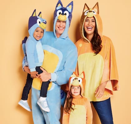 Los disfraces inspirados en personajes como Bluey, así como ideas virales de TikTok son tendencia este año para las celebraciones de Halloween (Instagram/Spirit Halloween)