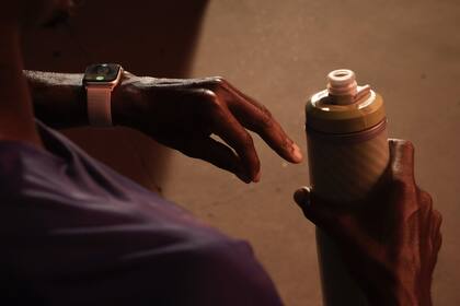 Los dispositivos más nuevos tienen funciones orientadas al cuidado de la salud de los usuarios