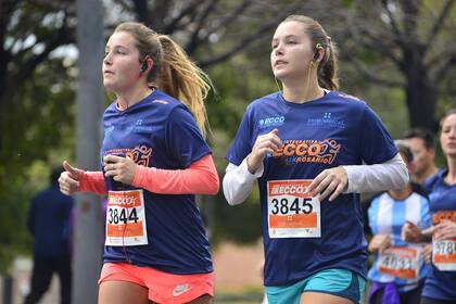 Los dispositivos móviles, en alza entre los corredores aficionados; la elite los usa poco