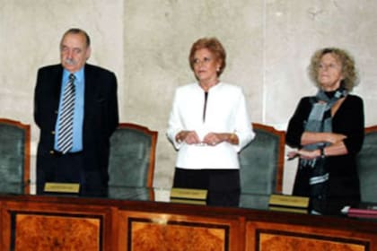 Alicia E. C. Ruiz (a la derecha) es la única jueza que sobrevive de la primera conformación. José Osvaldo Casás y Ana María Conde (a la izquierda) dejaron el tribunal hace exactos 6 años
