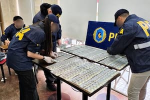 Un "cliente" con plata de la SIDE, clave para atrapar a una banda que vendía dólares falsos