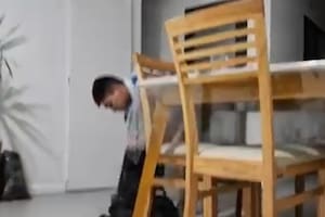 Quedaron grabados en pleno robo: dos ladrones vaciaron un dúplex y se llevaron objetos por $10 millones