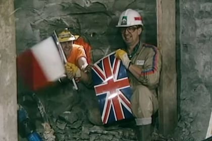 Los dos segmentos del Eurotúnel, el del lado francés y el del lado inglés, se encontraron el 1 de enero de 1990