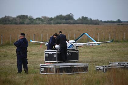 Los drones de la policía de la provincia de Buenos Aires, sobrevolarán el camino de acceso al campo de la abuela de Loan