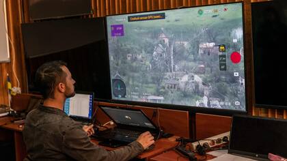 Los drones se usan extensamente para detectar el movimiento del enemigo en el frente.