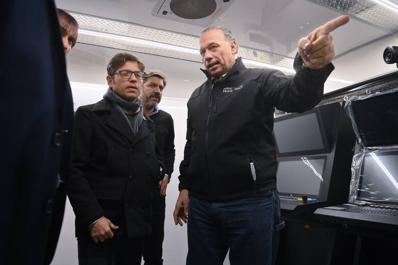 Costaron US$7 millones: Kicillof y Berni vigilarán con 10 drones la seguridad de los campos