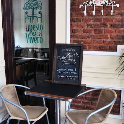 Los dueños de El Restó del Vivero están siempre presentes, para seguir aportándole calidez a la propuesta