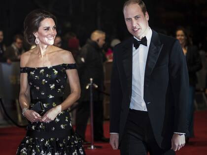 Los duques de Cambridge, ovacionados en la alfombra roja