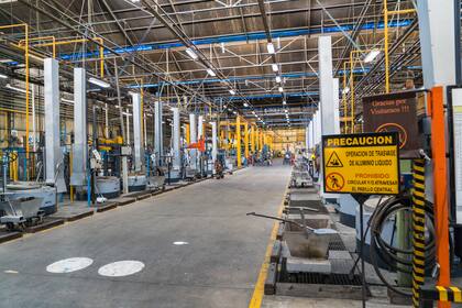 Los economistas de LatinFocus Consensus Forecast esperan que la producción industrial se expanda un 11,3% en 2021, un aumento de 1% respecto de su proyección en el mes anterior.