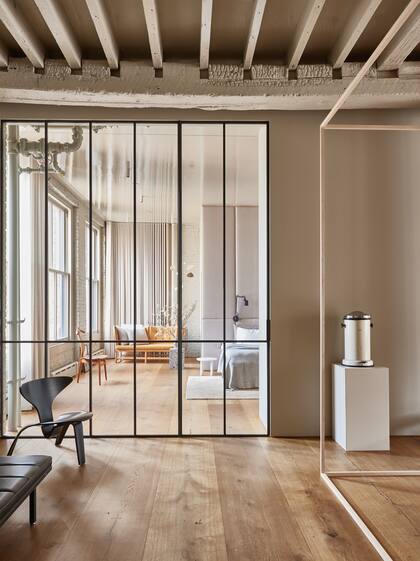 "Los edificios que elegimos comparten un abanico de materiales: acero, cemento y vidrio; y una historia"