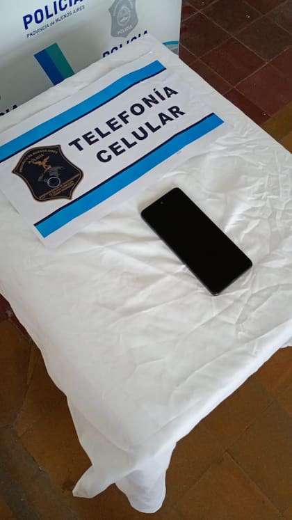 Los efectivos secuestraron su teléfono celular, el cual será peritado en busca de más evidencia que lo incrimine.