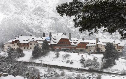 El majestuoso Llao-Llao, cubierto de blanco tras la ltima nevada