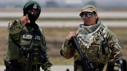 Los ejércitos de ambos países comparten, por lo menos, la custodia de una frontera de 3000 kilómetros