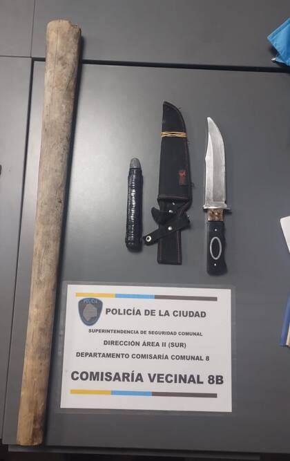 Los elementos secuestrados a la patota de Camioneros que amenazó a empleados de dos empresas de transporte durante el paro general