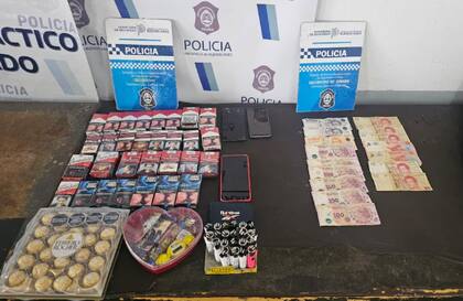 Los elementos secuestrados a los dos delincuentes detenidos