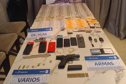 Los elementos secuestrados en el allanamiento en Nordelta