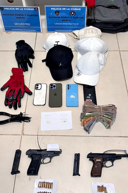 Los elementos secuestrados en poder de los sospechosos