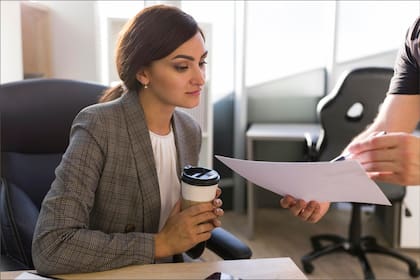 Los empleadores en California deben cumplir con los derechos y, si son vulnerados, los trabajadores pueden denunciarlos