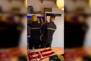 Los empleados de la compañía de cable quedaron maravillados con una colección que tenía en el placard el dueño de casa